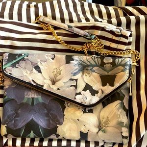PRE-OWNED HENRI BENDEL FLORAL CALF LEATHER CLUTCH PURSE FLAP WITH GOLD CHAIN